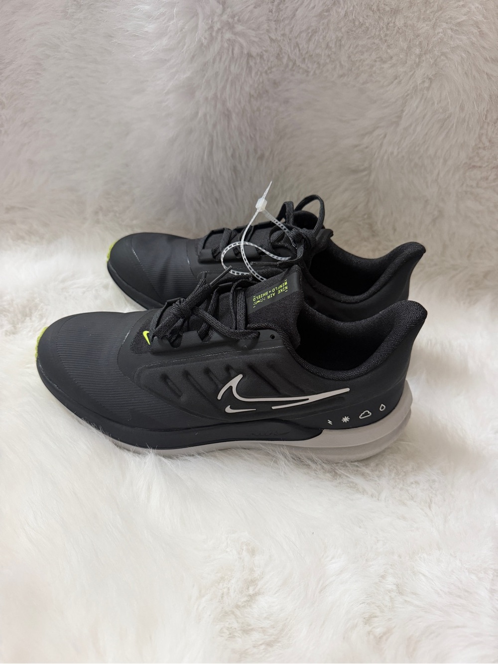Nike Air Winflo 9 Shield  Weatherised Road Running Shoes men's 7.5 NEW